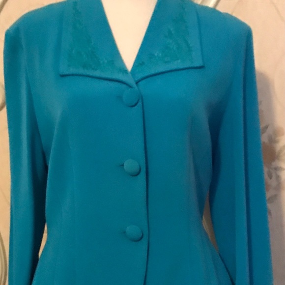 ADRIANNA PAPELL SUIT - Picture 8 of 10